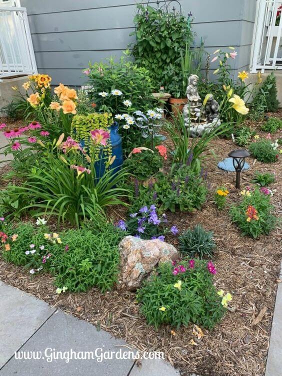 30 Great Inspirations Using Flowers To Spice Up Your Landscaping - 211