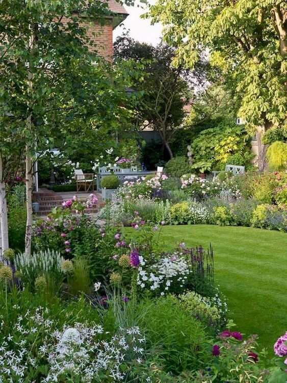 30 Great Inspirations Using Flowers To Spice Up Your Landscaping - 231